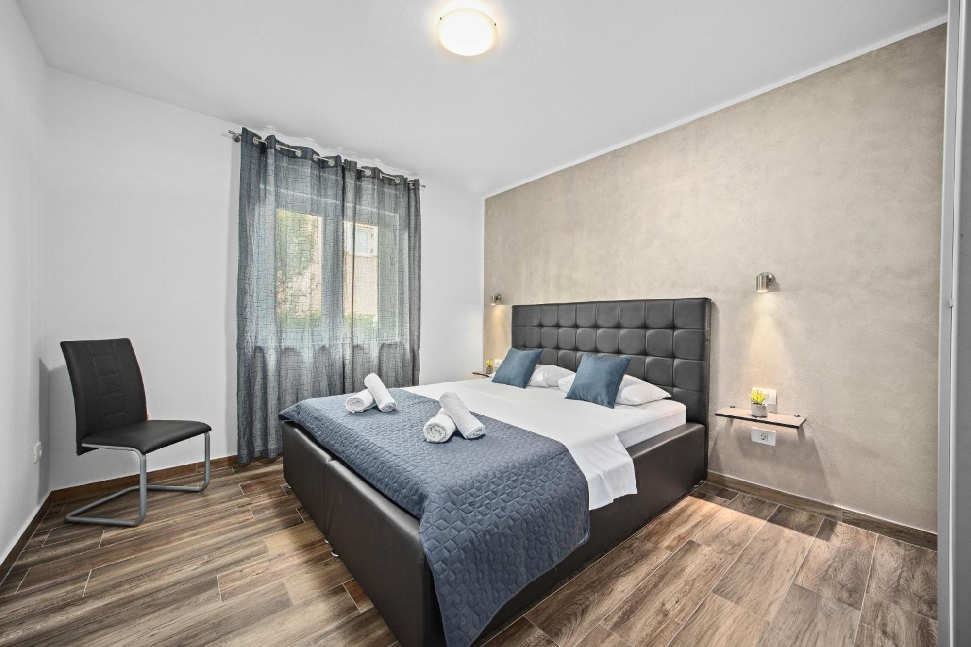 Special Offer! New Luxury Apartment With Pool, Fitness, Outdoor Bar&Grill Buje Εξωτερικό φωτογραφία